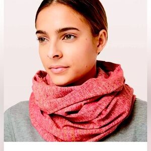 Lululemon Snap Vinyasa Scarf Heathered Auburn Rulu material